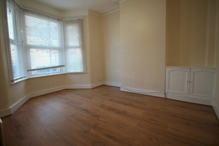 3 Bedroom Terraced House To Rent In Forest Road, London N9