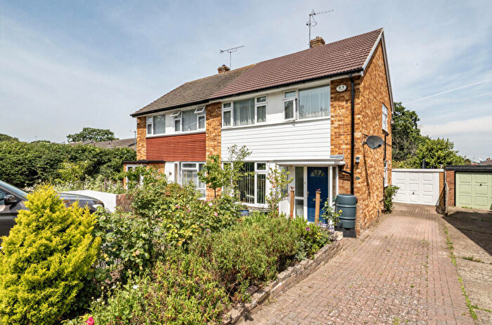 3 Bedroom Semi-Detached House For Sale In Poolmans Road, Windsor, Berkshire, SL4