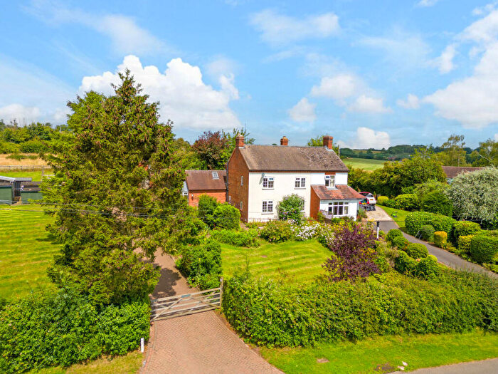 3 Bedroom Cottage For Sale In Pumphouse Lane Hanbury Bromsgrove, Worcestershire, B60