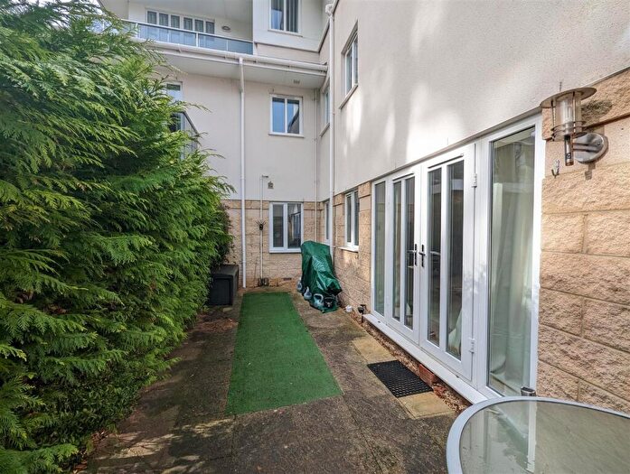 2 Bedroom Apartment To Rent In Bessborough Road, Poole, BH13