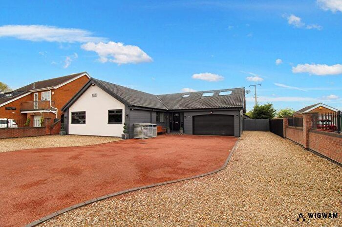 5 Bedroom Detached House For Sale In Thearne Lane, Woodmansey, HU17