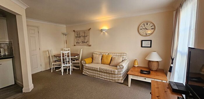 2 Bedroom Flat To Rent In Victoria Road, Dartmouth, TQ6