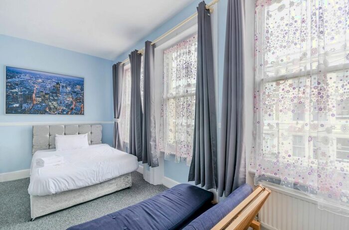 Studio To Rent In Castletown Road, Barons Court, London, W14