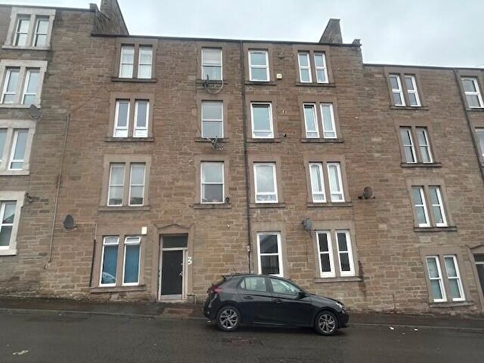 2 Bedroom Flat To Rent In G/R, Benvie Road, Dundee, DD2