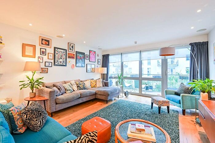 2 Bedroom Flat For Sale In Wick Lane, Tower Hamlets, London, E3