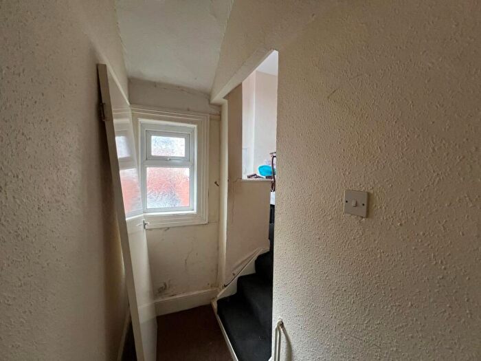 2 Bedroom Flat For Sale In Flat, Chester Road North, Sutton Coldfield, B73