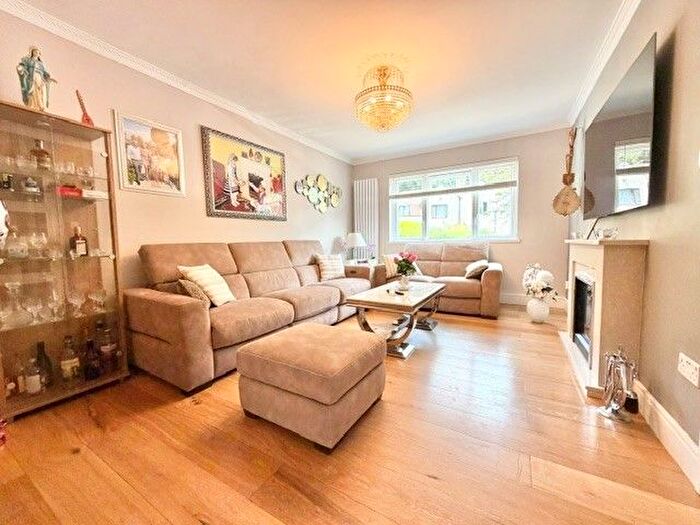 4 Bedroom Terraced House To Rent In Pound Park Road, Charlton, SE7