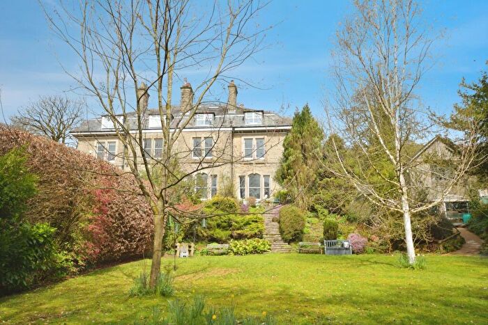 2 Bedroom Flat For Sale In Manchester Road, Buxton, Derbyshire, SK17