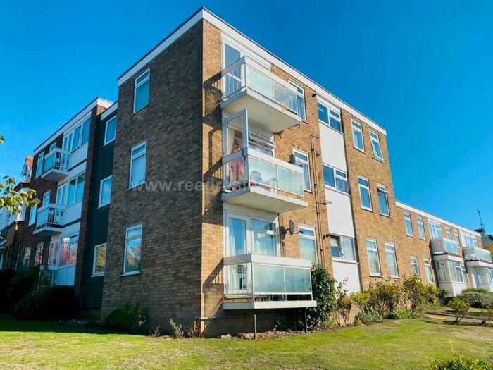 2 Bedroom Flat To Rent In Britannia Lodge, Westcliff On Sea, SS0