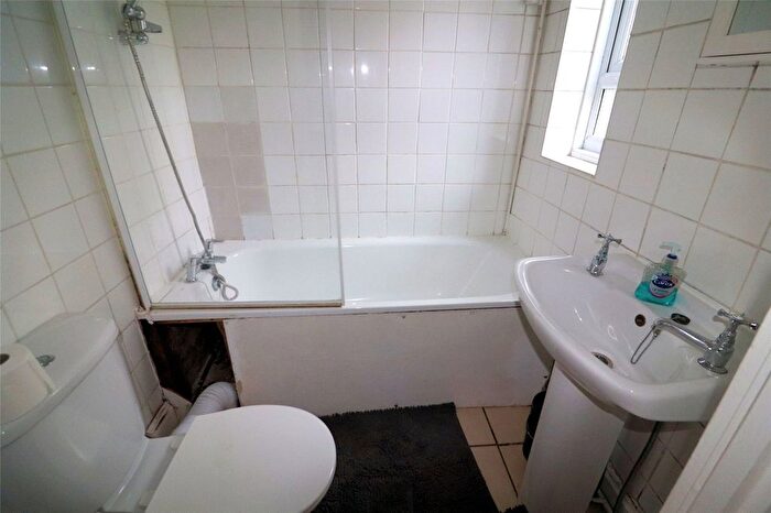 1 Bedroom Flat For Sale In Maximfeldt Road, Erith, DA8