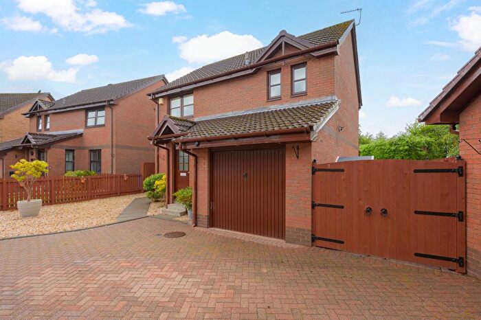 4 Bedroom Detached House For Sale In Swords Way, Falkirk, FK2