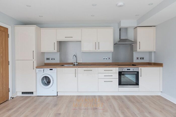 2 Bedroom Flat For Sale In Christopher Road, East Grinstead, RH19