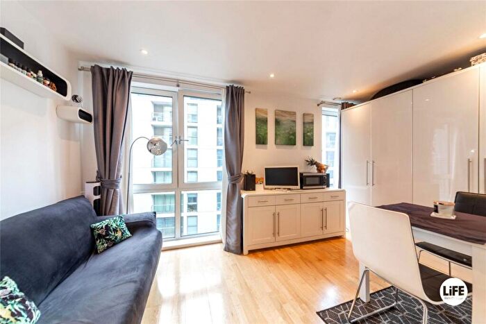 Flat To Rent In Indescon Square, London, E14