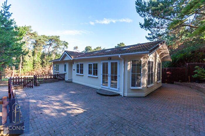2 Bedroom Park Home For Sale In Merry Hill Country Park, Telegraph Hill, Norwich, NR9