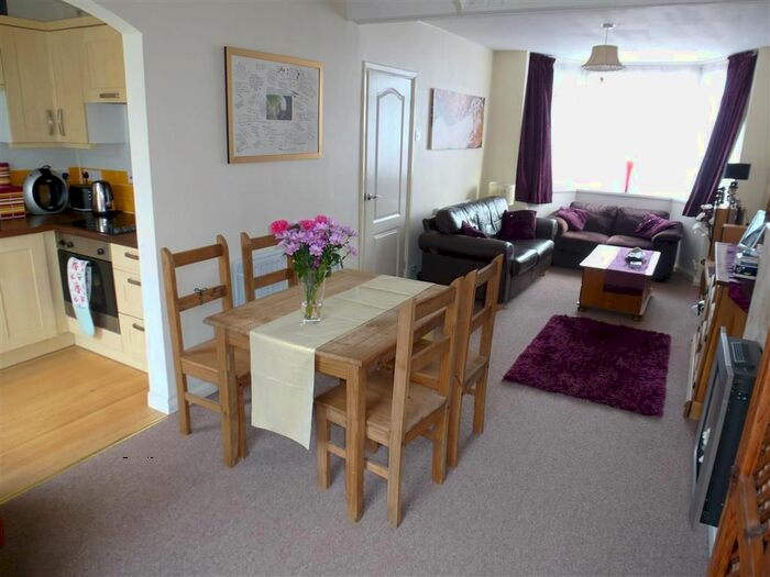 3 Bedroom Semi-Detached House To Rent In Chipperfield Road, Bromford, Birmingham, B36