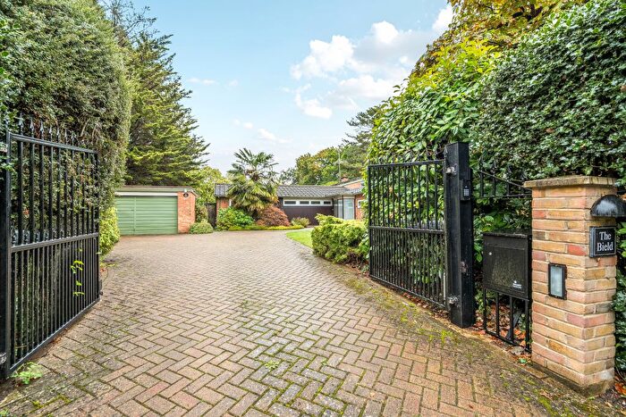4 Bedroom Detached House For Sale In Parsonage Lane, Farnham Common, SL2