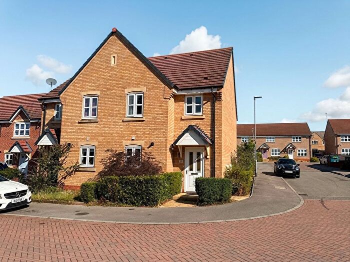 3 Bedroom Semi-Detached House For Sale In Garfield Park, Great Glen, LE8