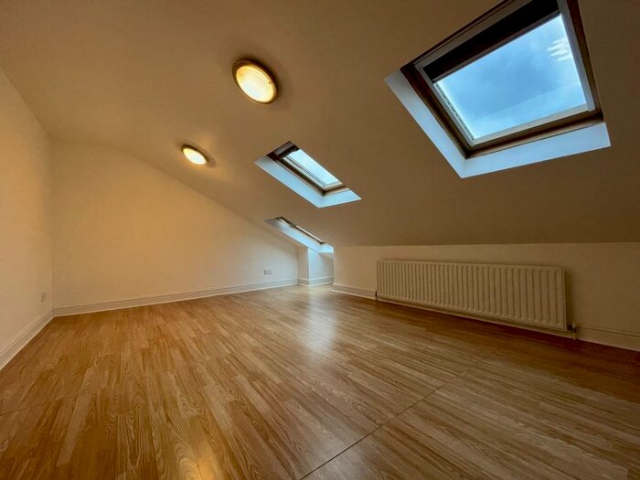 1 Bedroom Flat To Rent In Lower Addiscombe Road, CR0