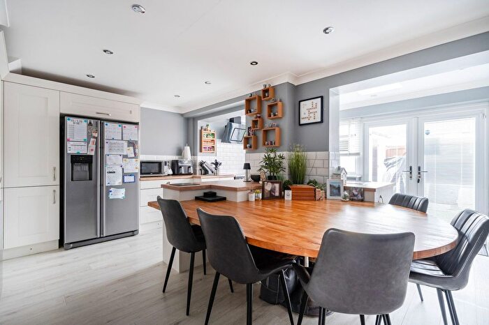 3 Bedroom Terraced House For Sale In Kingfisher Close, Bradwell, NR31