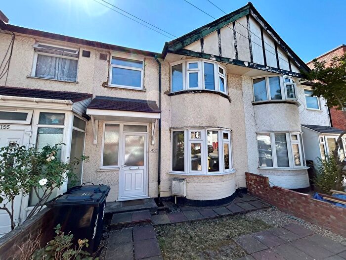 3 Bedroom Terraced House To Rent In Bilton Road, Perivale, Greenford, UB6