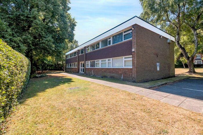 2 Bedroom Flat To Rent In Westfield Road, Edgbaston, Birmingham, B15