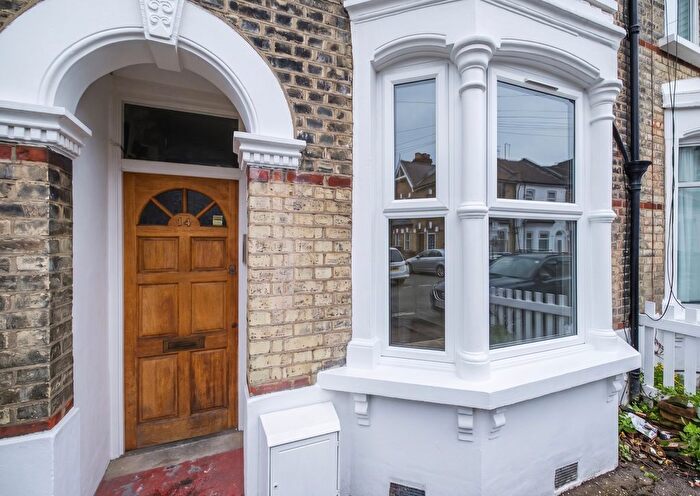 4 Bedroom Terraced House To Rent In Louise Road, Stratford, London, E15
