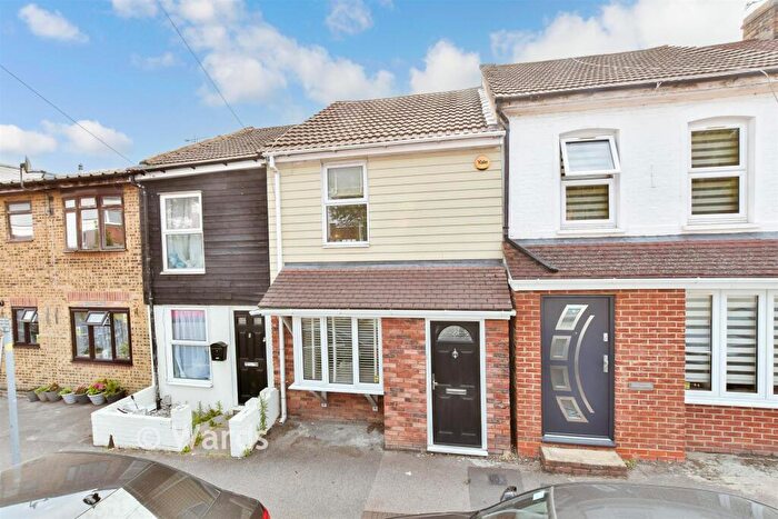 2 Bedroom Terraced House For Sale In Skinner Street, Gillingham, Kent, ME7