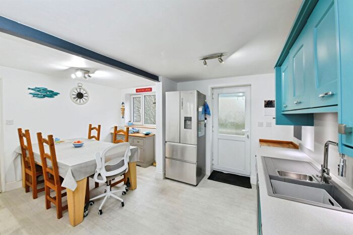 5 Bedroom Detached House For Sale In Fairway, Saltash, PL12