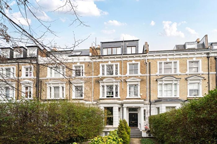 2 Bedroom Flat For Sale In Elsham Road, London, W14