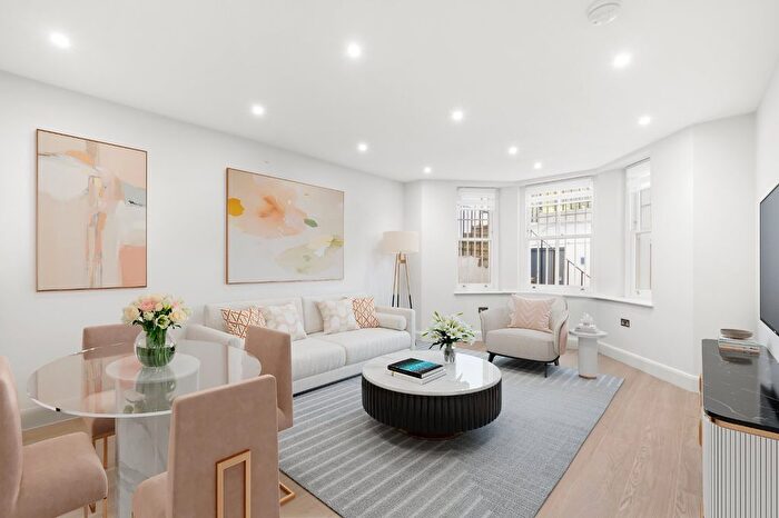 3 Bedroom Flat To Rent In Courtfield Gardens, South Kensington, SW5