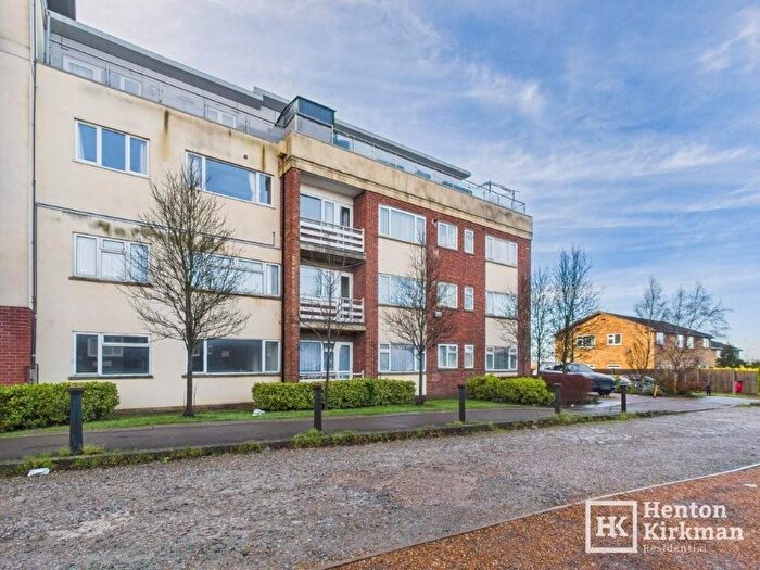 1 Bedroom Flat For Sale In St. Ediths Court, Billericay, Essex, CM12