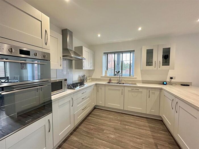 4 Bedroom Detached House To Rent In Pathfinder Way, Castle Donington, DE74