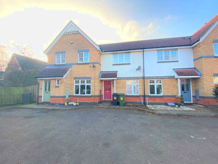 2 Bedroom Terraced House To Rent In Crabs Croft, Braintree, CM7