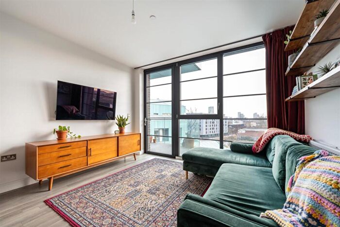 1 Bedroom House For Sale In Hart Yard, London, E3
