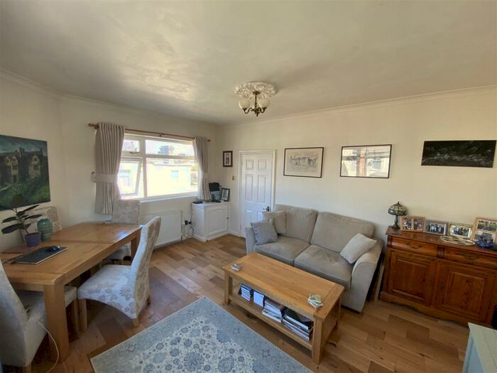 1 Bedroom Flat To Rent In Holland Road, London, SE25