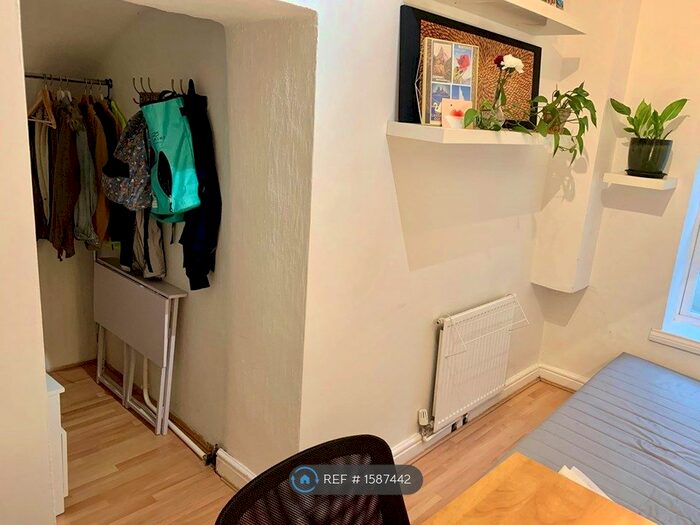 2 Bedroom Flat To Rent In Sydenham Hill, Bristol, BS6