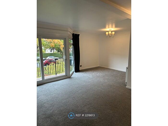 2 Bedroom Flat To Rent In Howard Court, Harrogate, HG1
