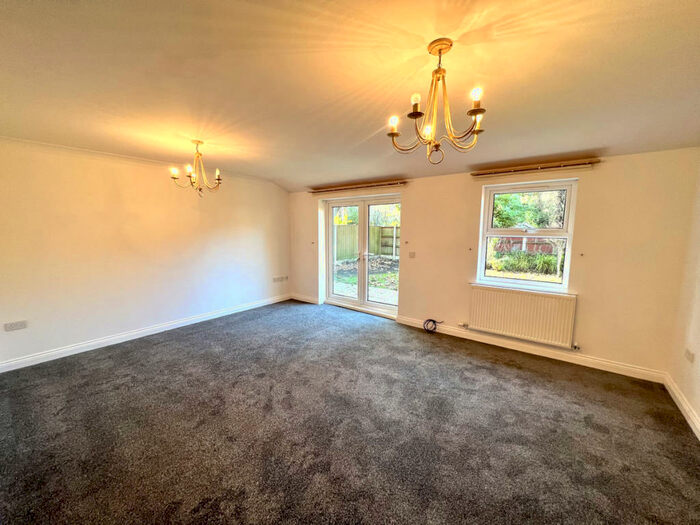 4 Bedroom Semi-Detached House To Rent In Alness Road, Manchester, M16