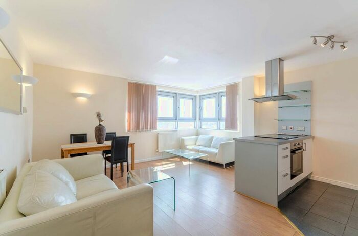 2 Bedroom Flat To Rent In Throwley Way, Sutton, SM1