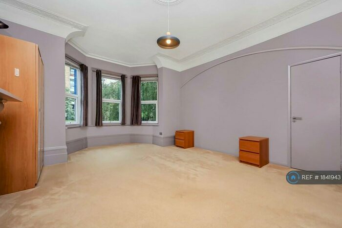 1 Bedroom Flat To Rent In Queens Road, Kingston Upon Thames, KT2