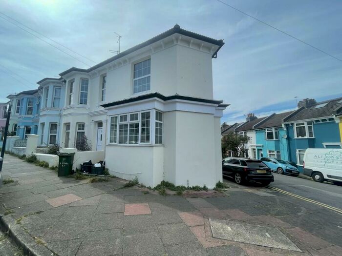 2 Bedroom Flat To Rent In Bentham Road, Brighton, East Sussex, BN2