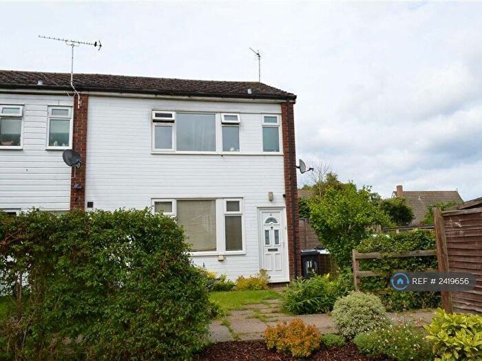 3 Bedroom Semi-Detached House To Rent In Campbells Green, Mortimer Common, Reading, RG7