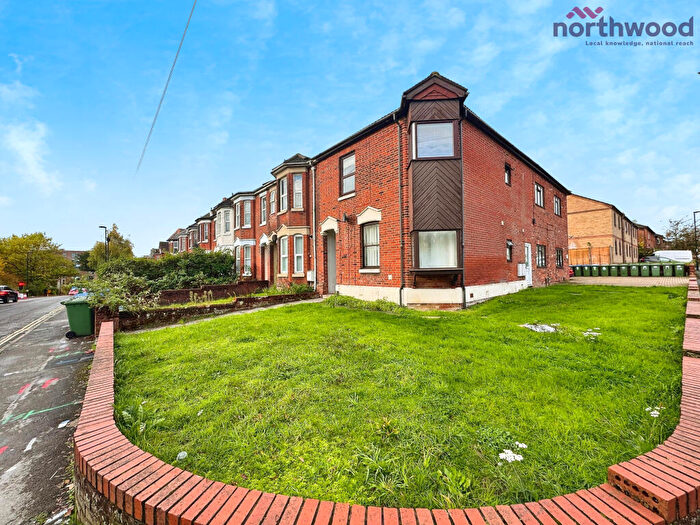 Studio To Rent In Portswood Road, SO17