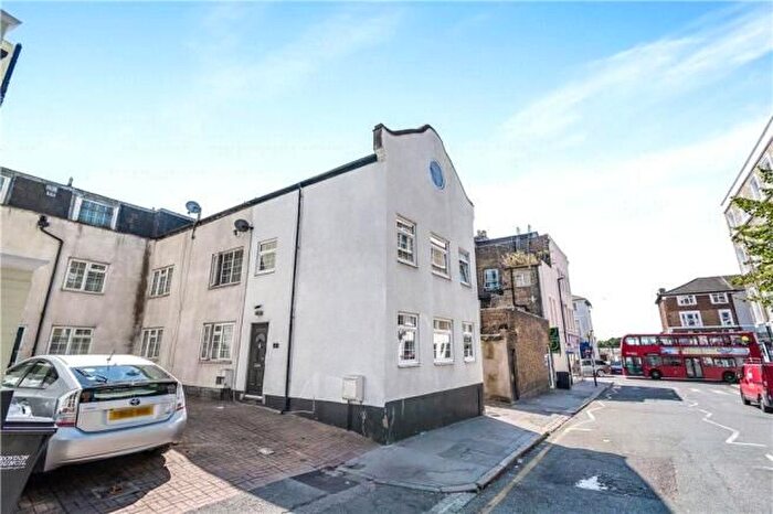 2 Bedroom Flat To Rent In Croydon, CR0