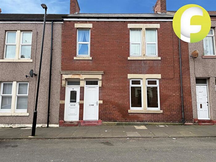 2 Bedroom Flat To Rent In Chirton West View, North Shields, North Tyneside, NE29