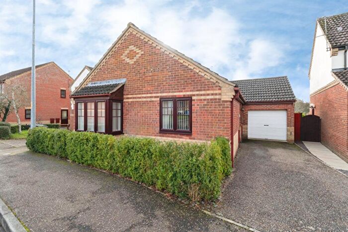 3 Bedroom Detached Bungalow For Sale In Valley Way, Fakenham, NR21