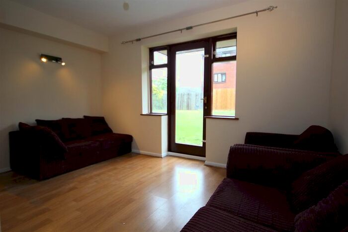 1 Bedroom Flat To Rent In Cotton Avenue, North Acton W3