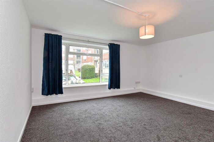 2 Bedroom Flat For Sale In Lockwood Crescent, Woodingdean, Brighton, East Sussex, BN2