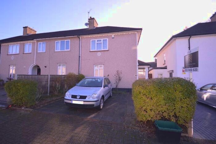 3 Bedroom End Of Terrace House To Rent In Pontefract Road, Bromley, London BR1