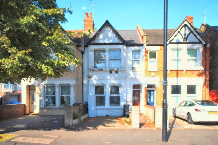 2 Bedroom Maisonette To Rent In Hanworth Road, Hounslow, TW3